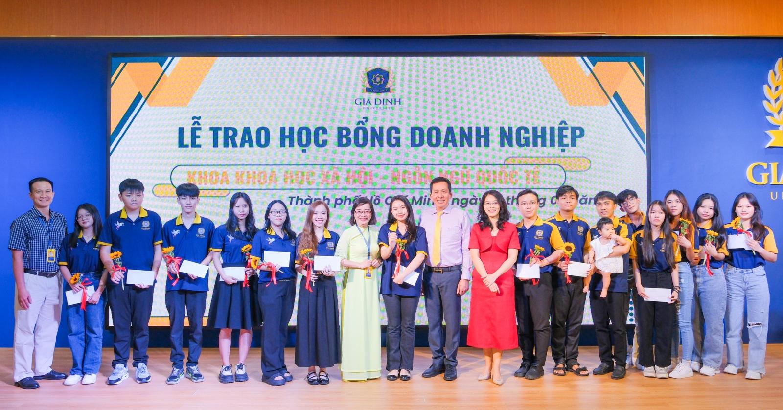 Bài luận học bổng tài năng: Chìa khóa để chinh phục học bổng