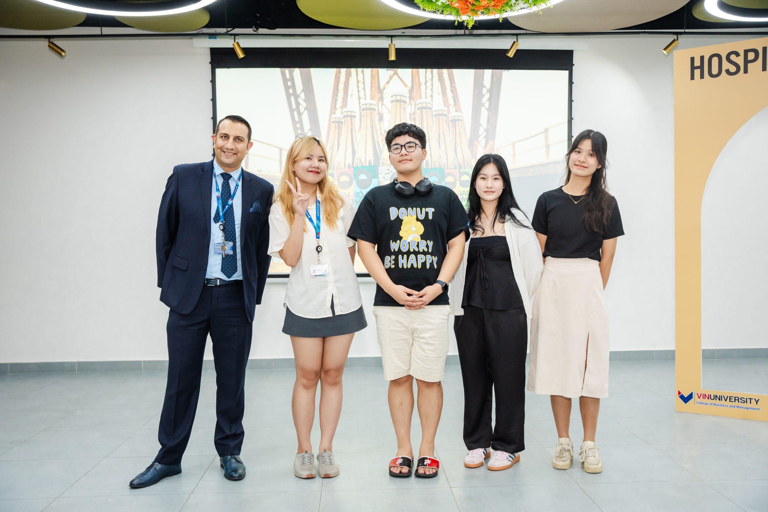 Bí quyết thành công trong việc làm sau khi học liên kết quốc tế bao gồm kiến thức chuyên môn, kỹ năng mềm, mạng lưới quan hệ và hồ sơ xin việc ấn tượng.