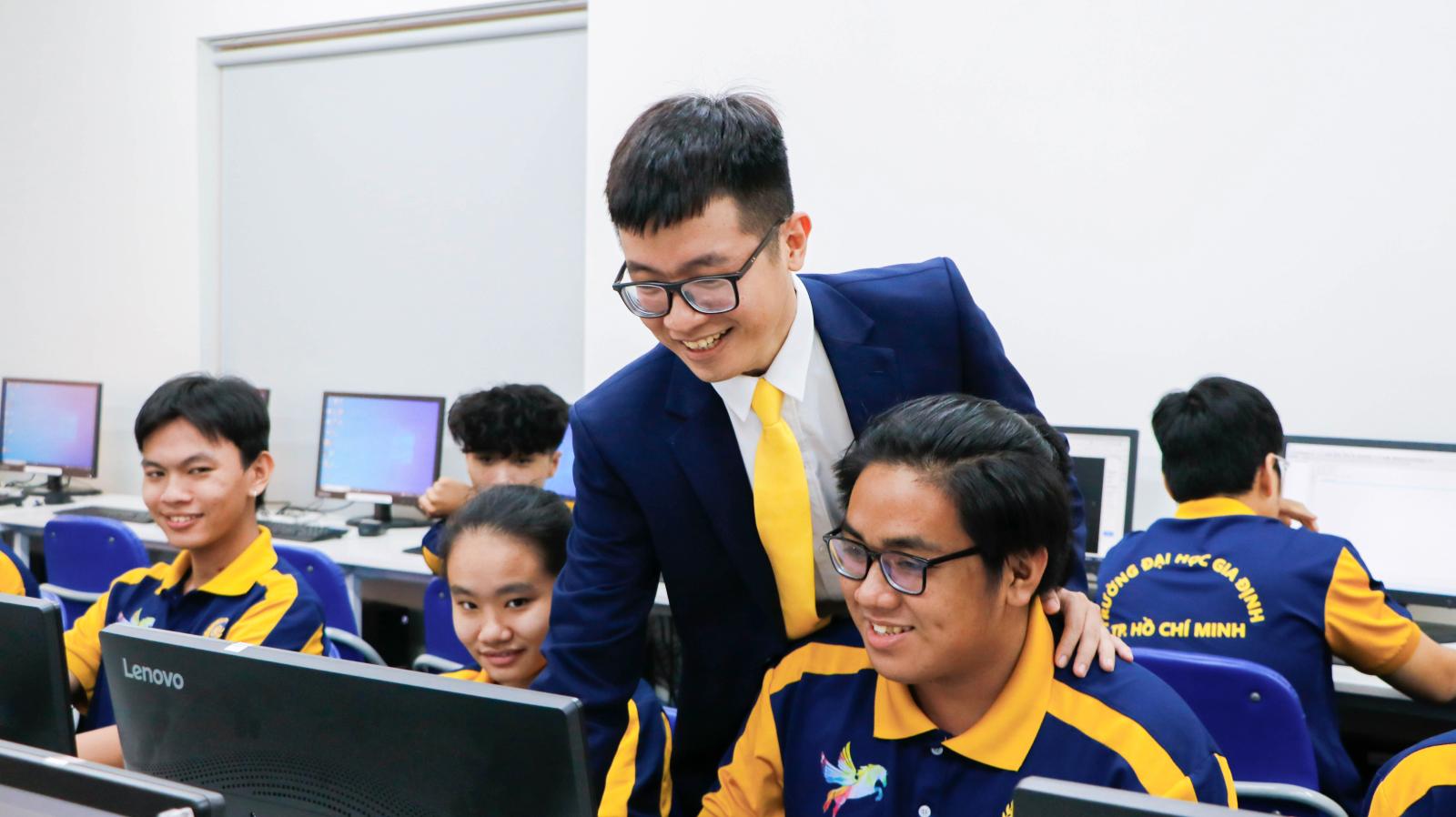 Các ngành hot và cơ hội việc làm luôn là mối quan tâm hàng đầu khi tư vấn chọn ngành