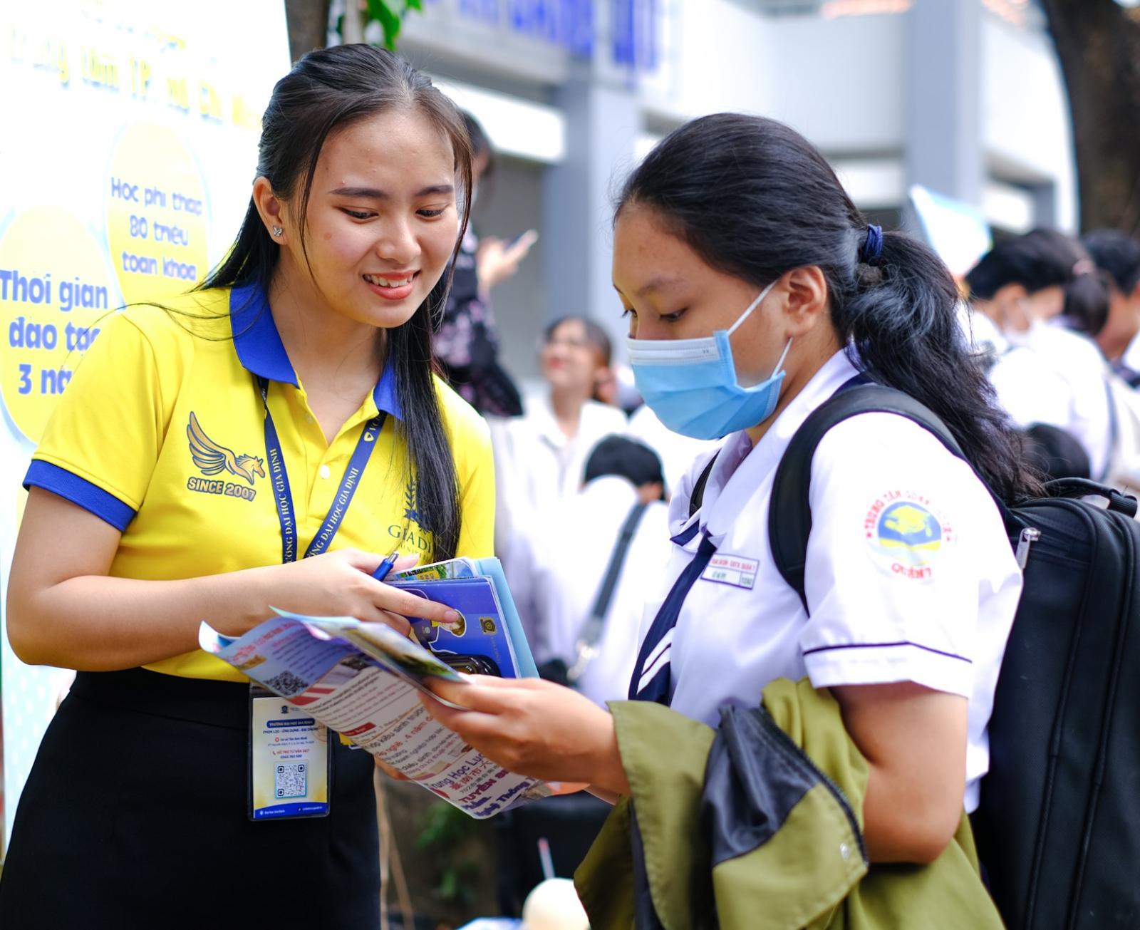 Chi phí học ước tính cho chương trình song bằng ở Việt Nam