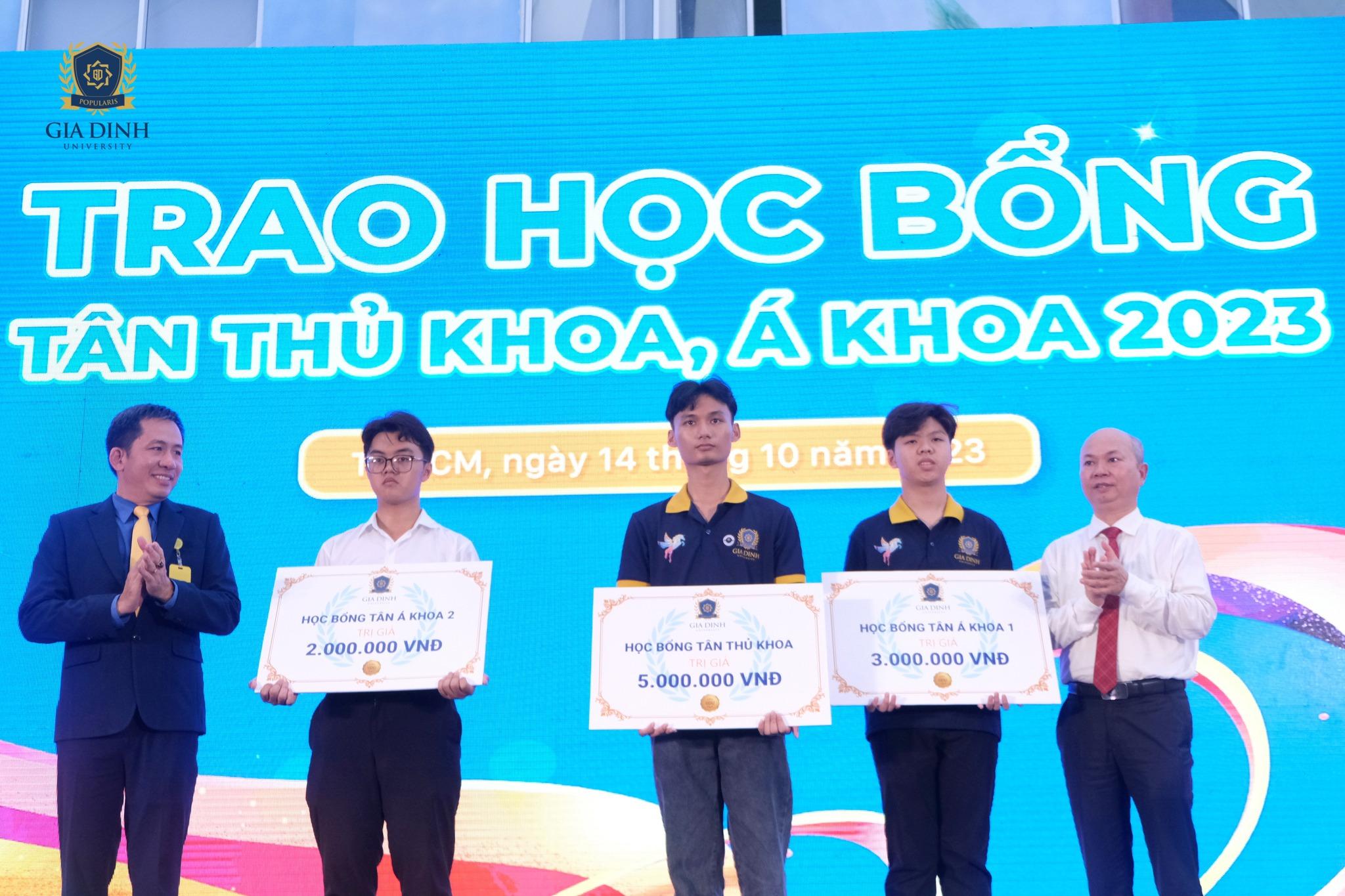 Học bổng công nghệ thông tin dành cho sinh viên xuất sắc