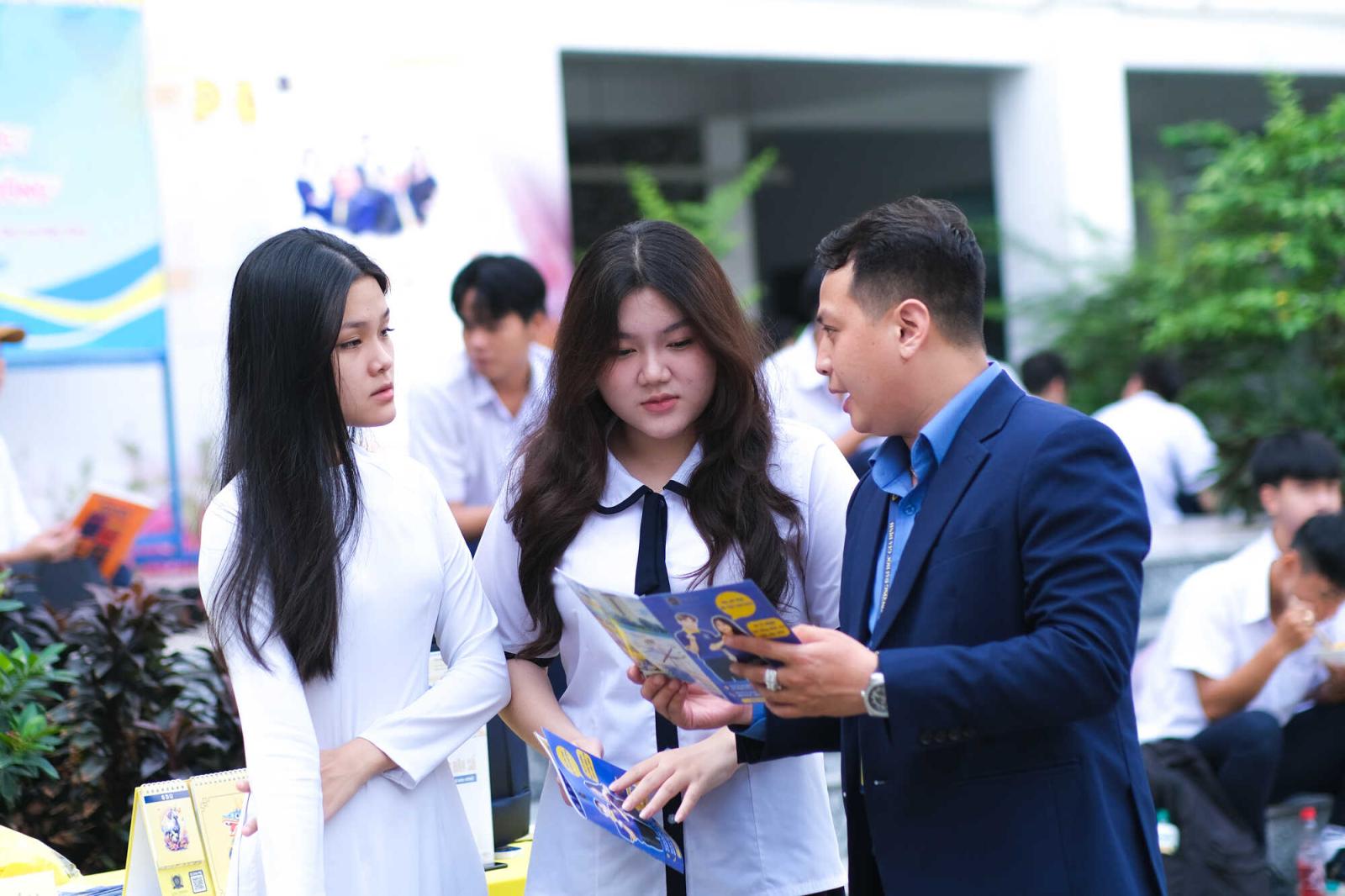 Học phí ổn định: Giải pháp tài chính an toàn cho sinh viên