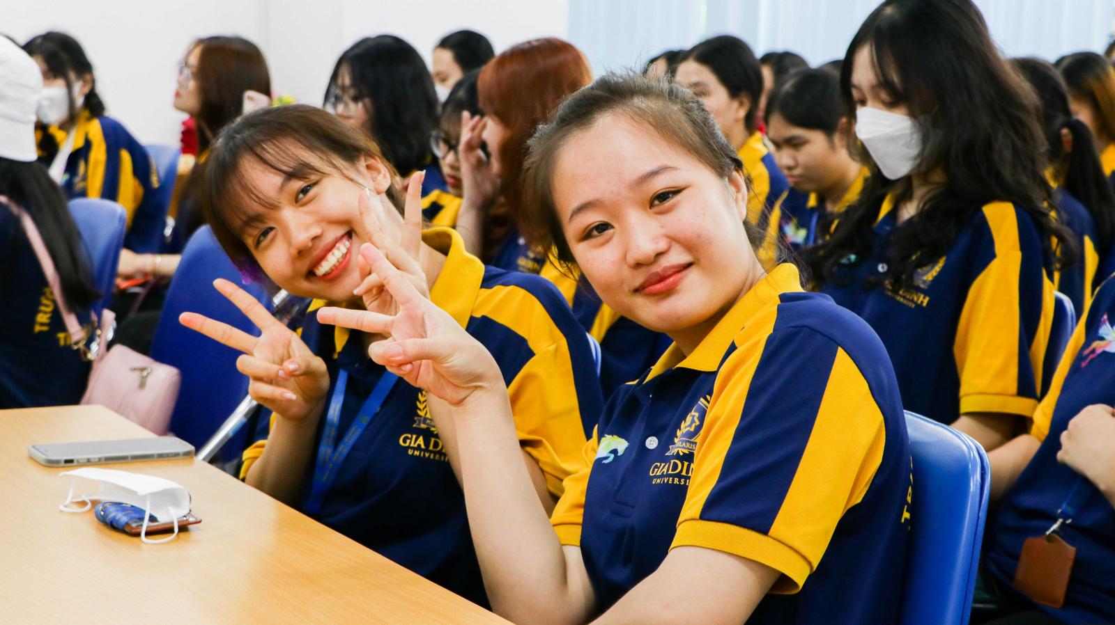 Các khoản phí trong học phí theo học kỳ