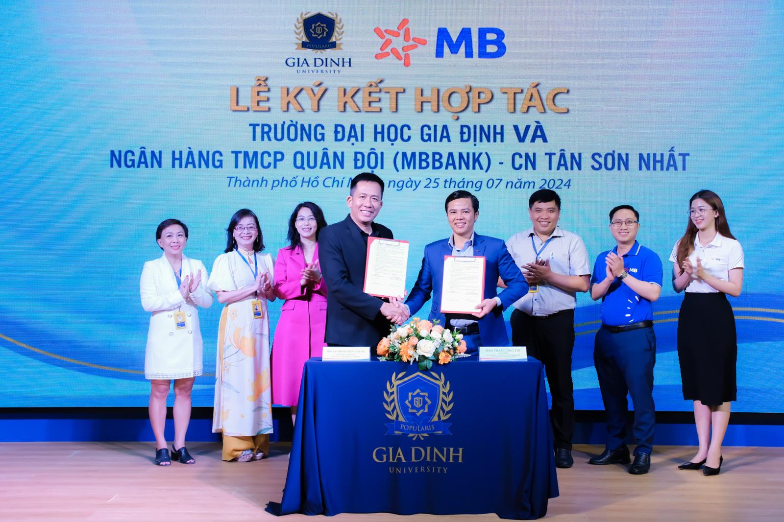Học phí và học bổng liên quan trong giáo dục, cơ hội cho sinh viên