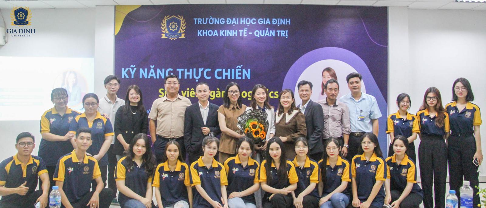 Hỏi đáp về câu chuyện nghề nghiệp của cựu sinh viên