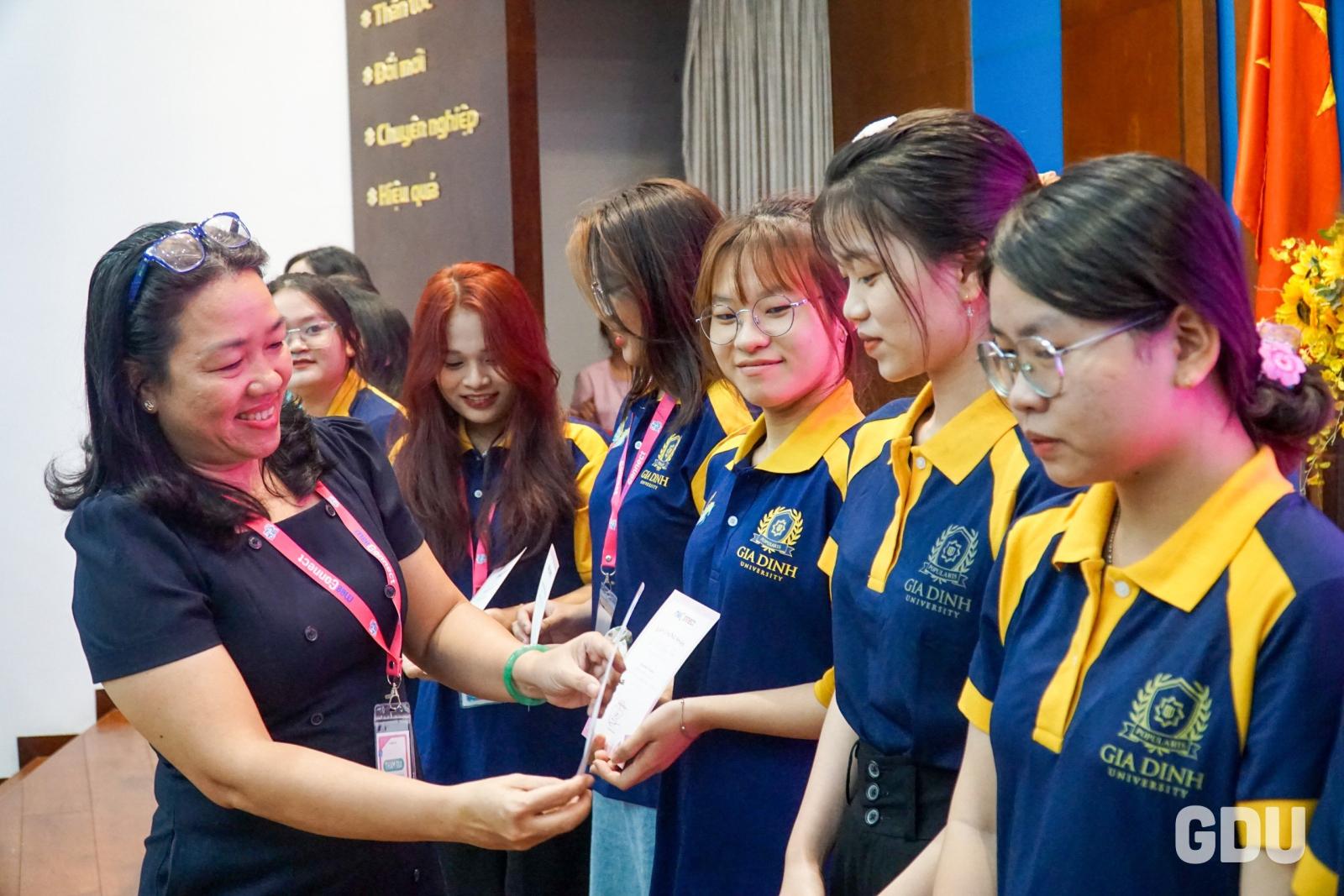 Marketing truyền thông tự do online, kỹ năng cần thiết, cơ hội phát triển