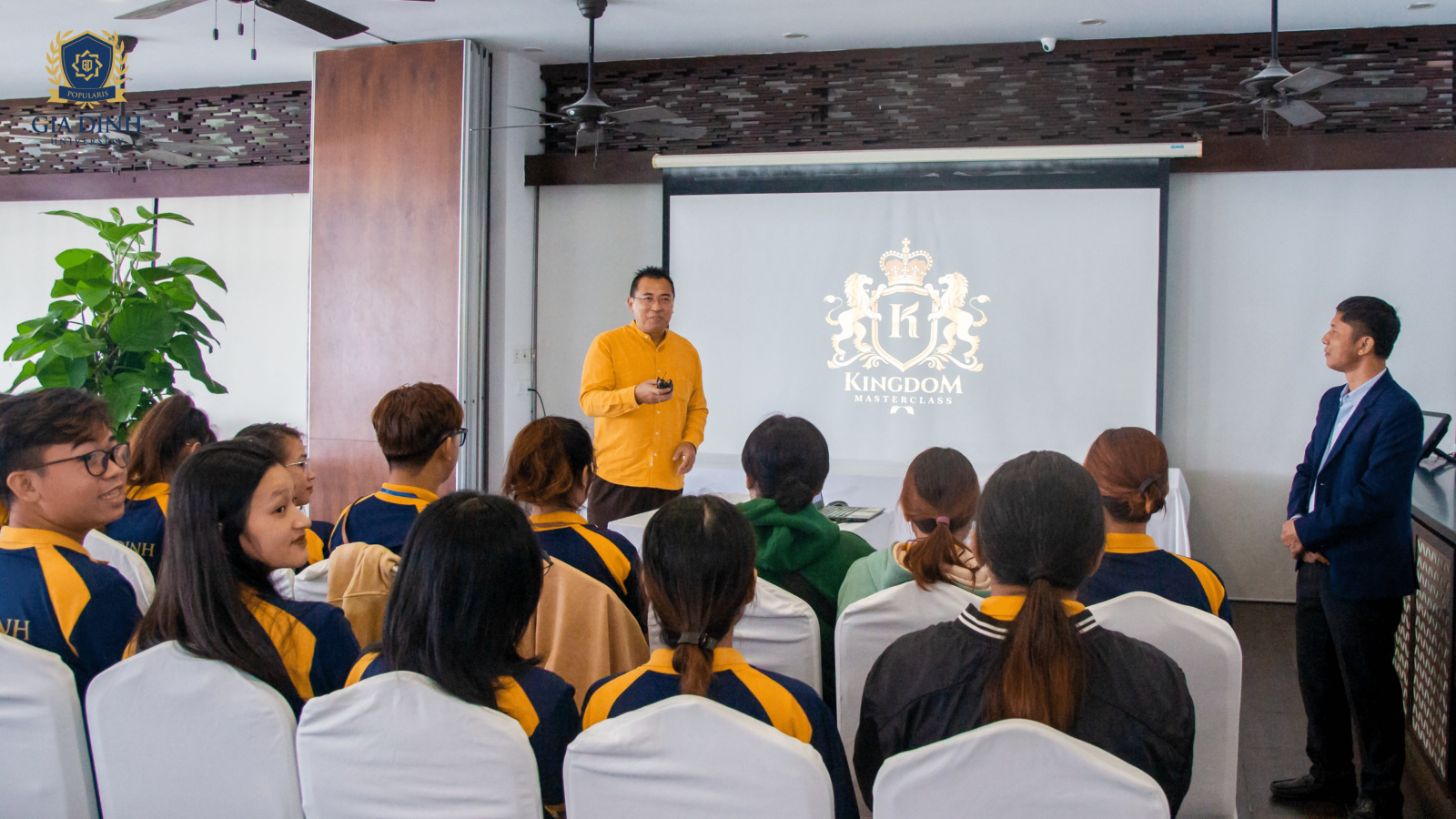 Sinh viên chia sẻ kinh nghiệm học tập tại trường đại học