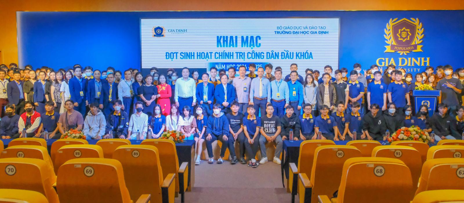 sinh-vien-hoat-dong-ngoai-khoa