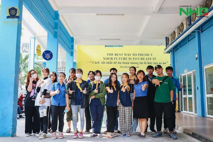 Sinh viên GDU nhiệt tình tham gia hoạt động tình nguyện bảo vệ môi trường, thể hiện trách nhiệm cộng đồng