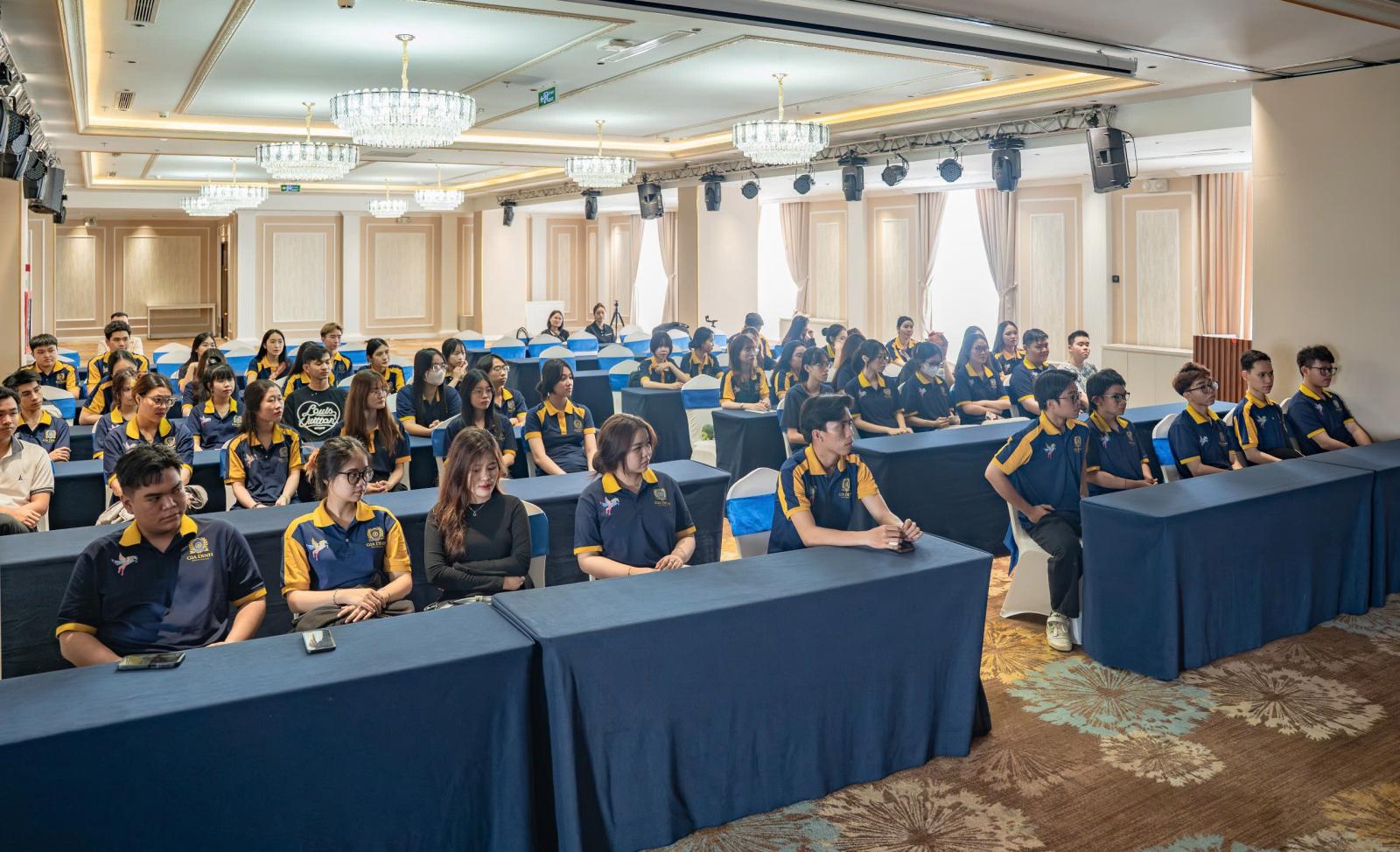 Sinh viên GDU thực hành tại doanh nghiệp, nâng cao kỹ năng thực tế