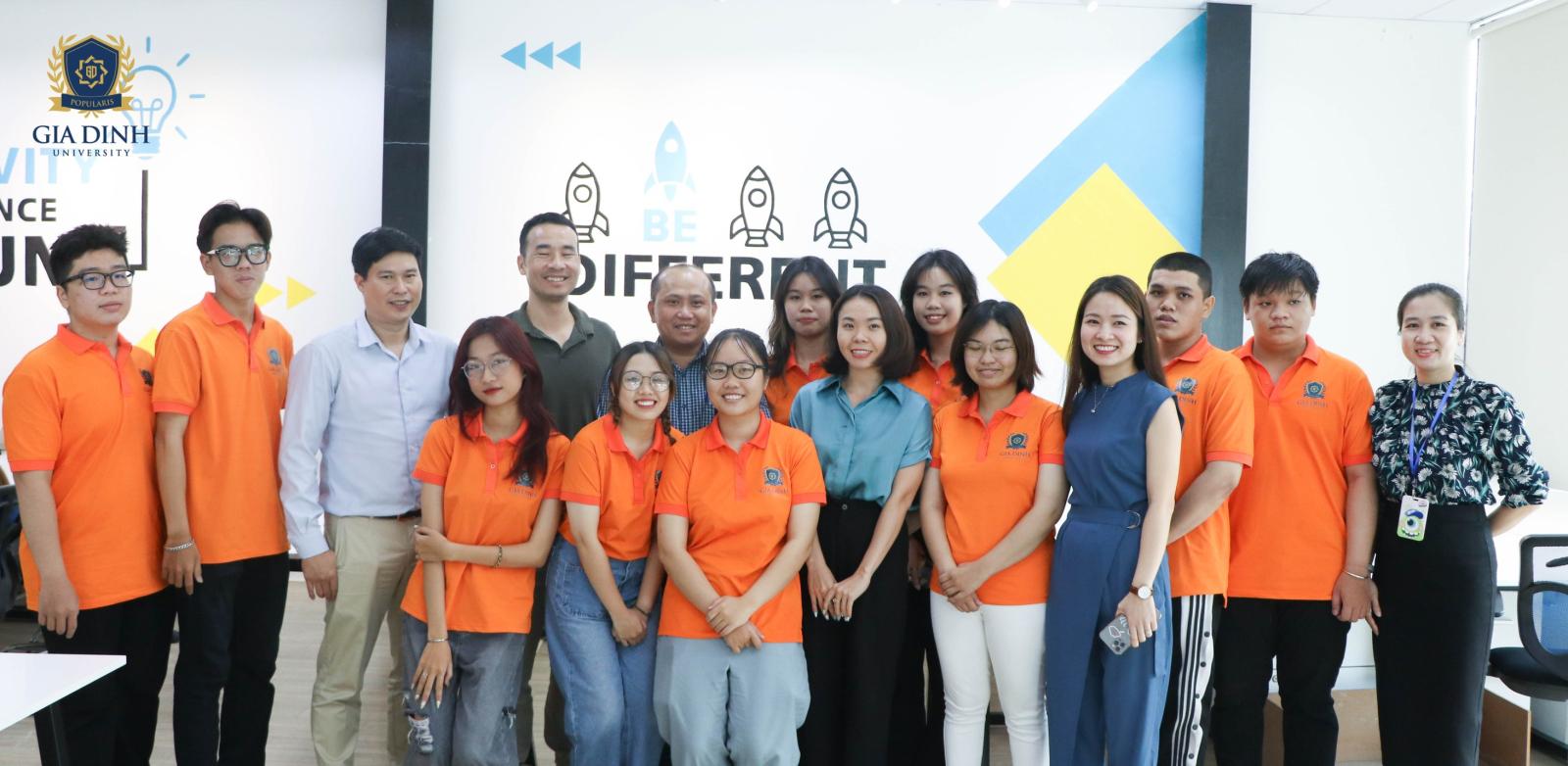 Sinh viên GDU năng động trong lớp học