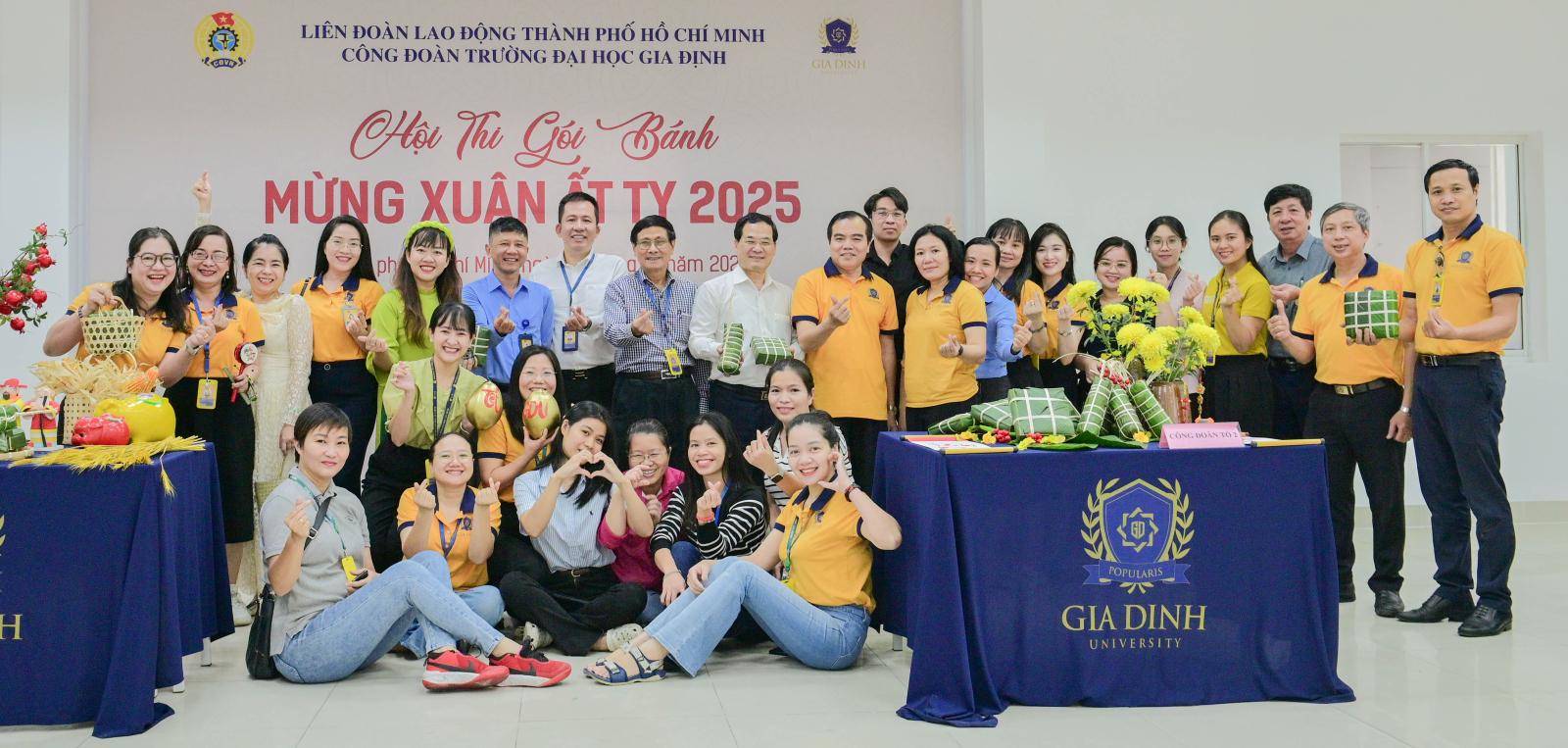 Sinh viên GDU giao lưu văn hóa với bạn bè quốc tế