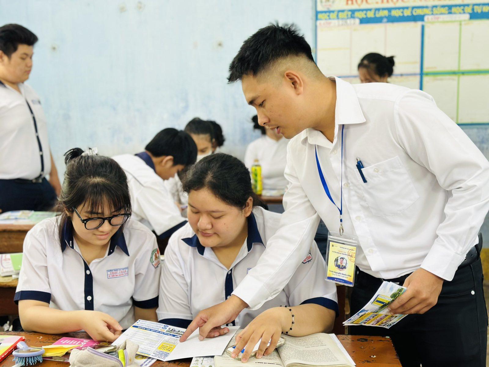 So sánh học phí các hệ đào tạo đại học và cao đẳng khác nhau