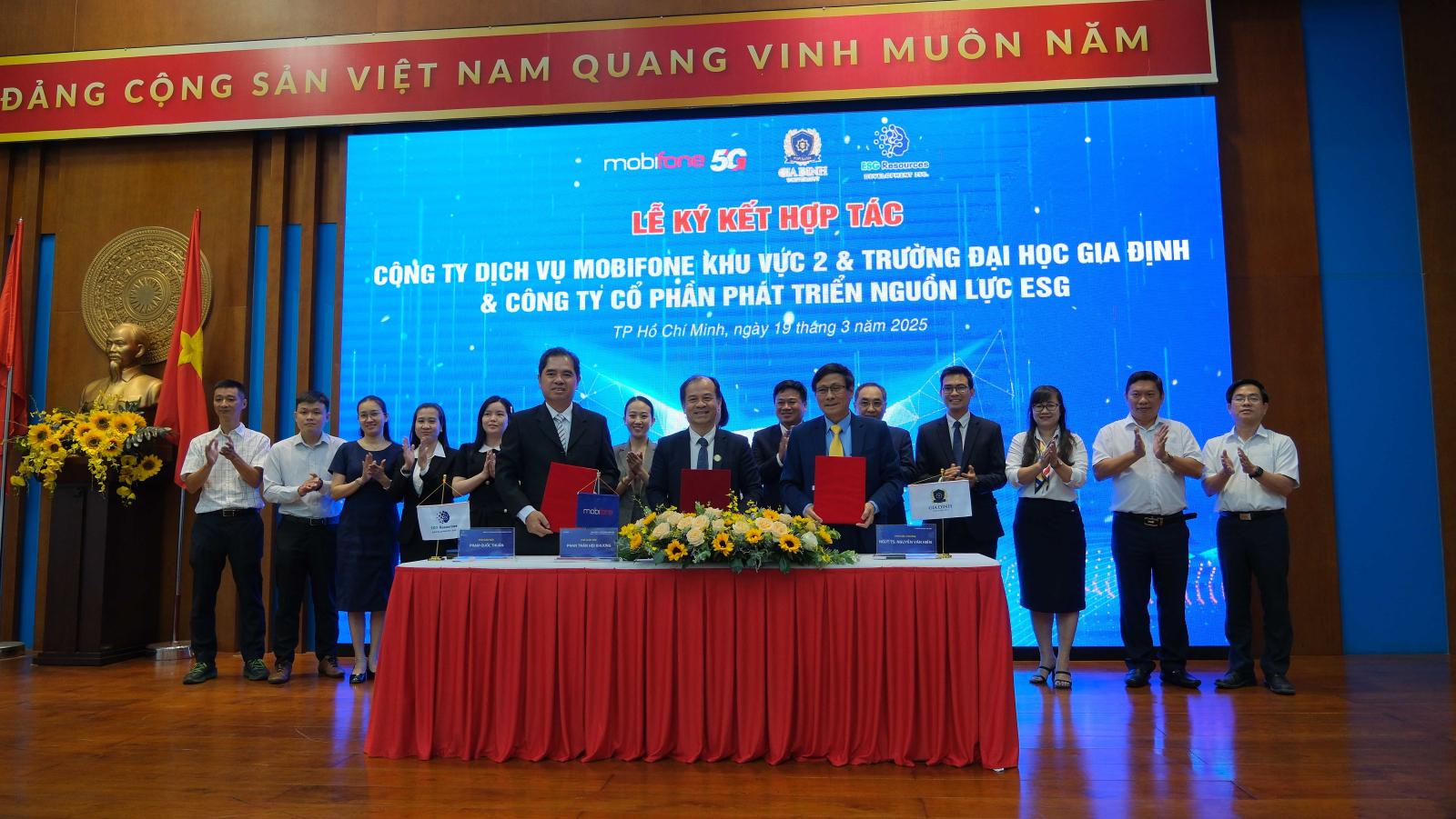 Trung tâm Hướng nghiệp và Tư vấn việc làm GDU hỗ trợ sinh viên xây dựng mối quan hệ nghề nghiệp