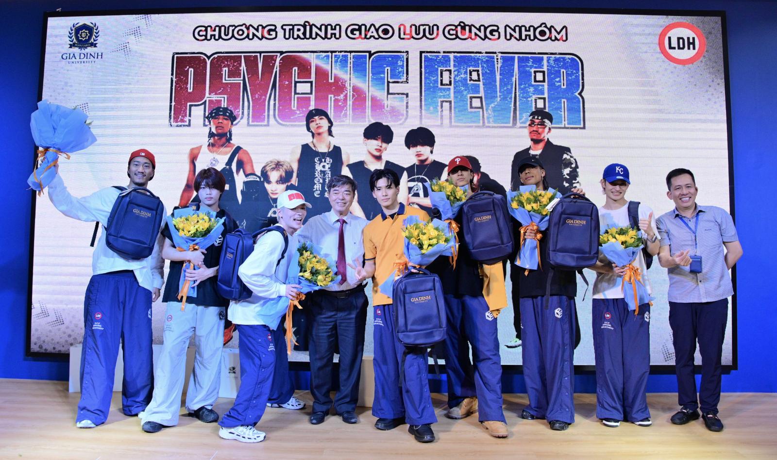 Tương lai rộng mở với chương trình học quốc tế đang chờ đợi bạn