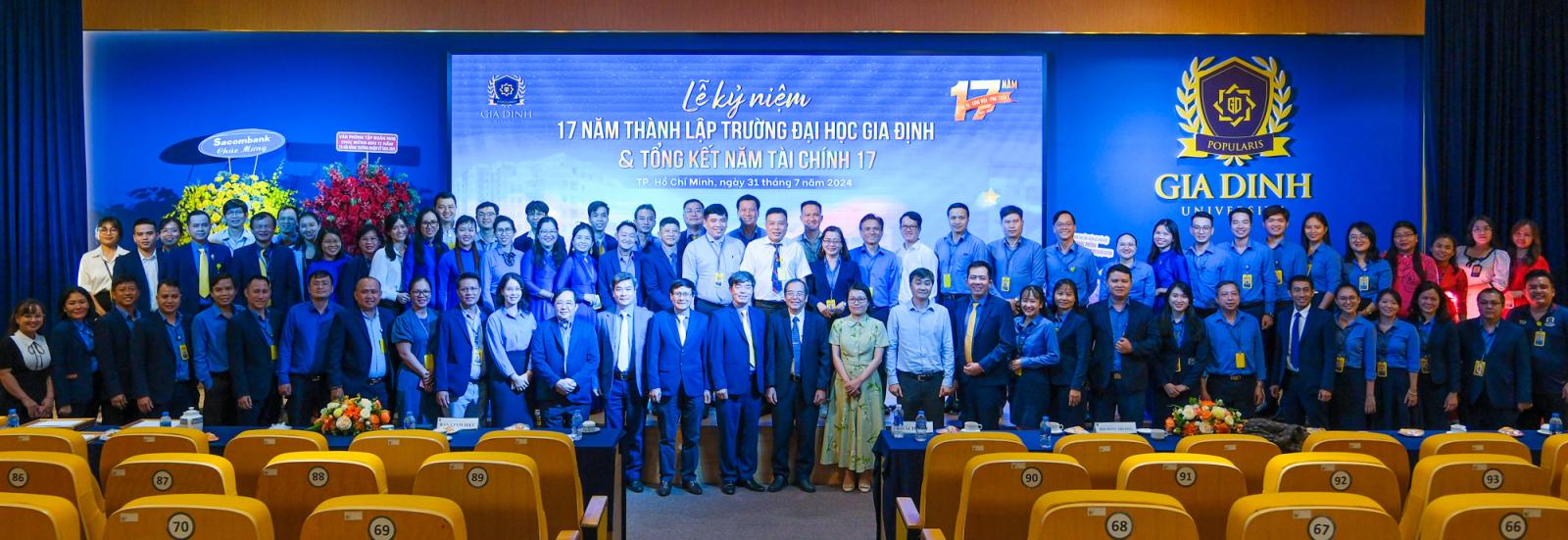 Vượt qua khó khăn tài chính để đạt được ước mơ học tập với các giải pháp sáng tạo