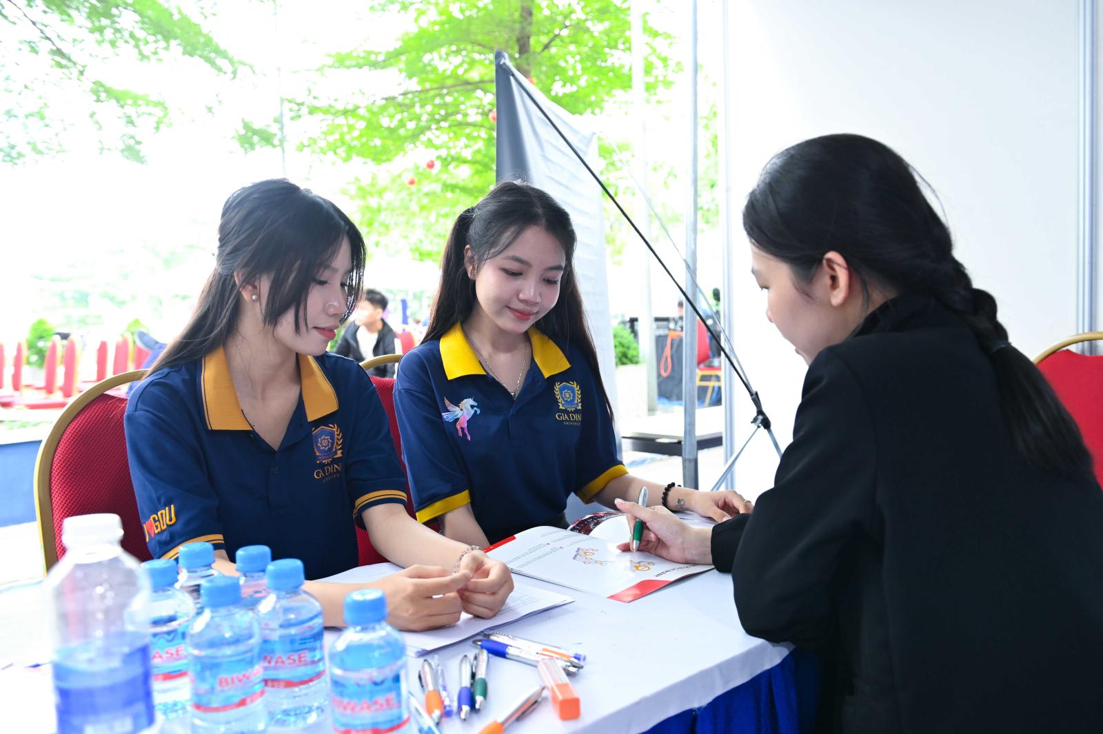 Xây dựng mạng lưới quan hệ quản lý giáo dục